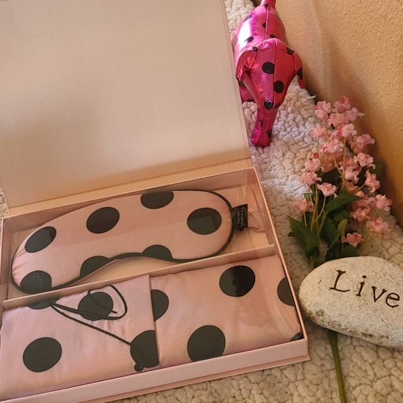 💜New VS sleep mask set💜 - Picture 7 of 8